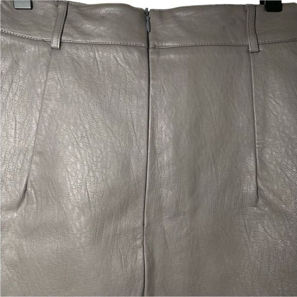 LF x E Lady Gray Faux Leather Mini Skirt Size AU 10 - Picture 4 of 6